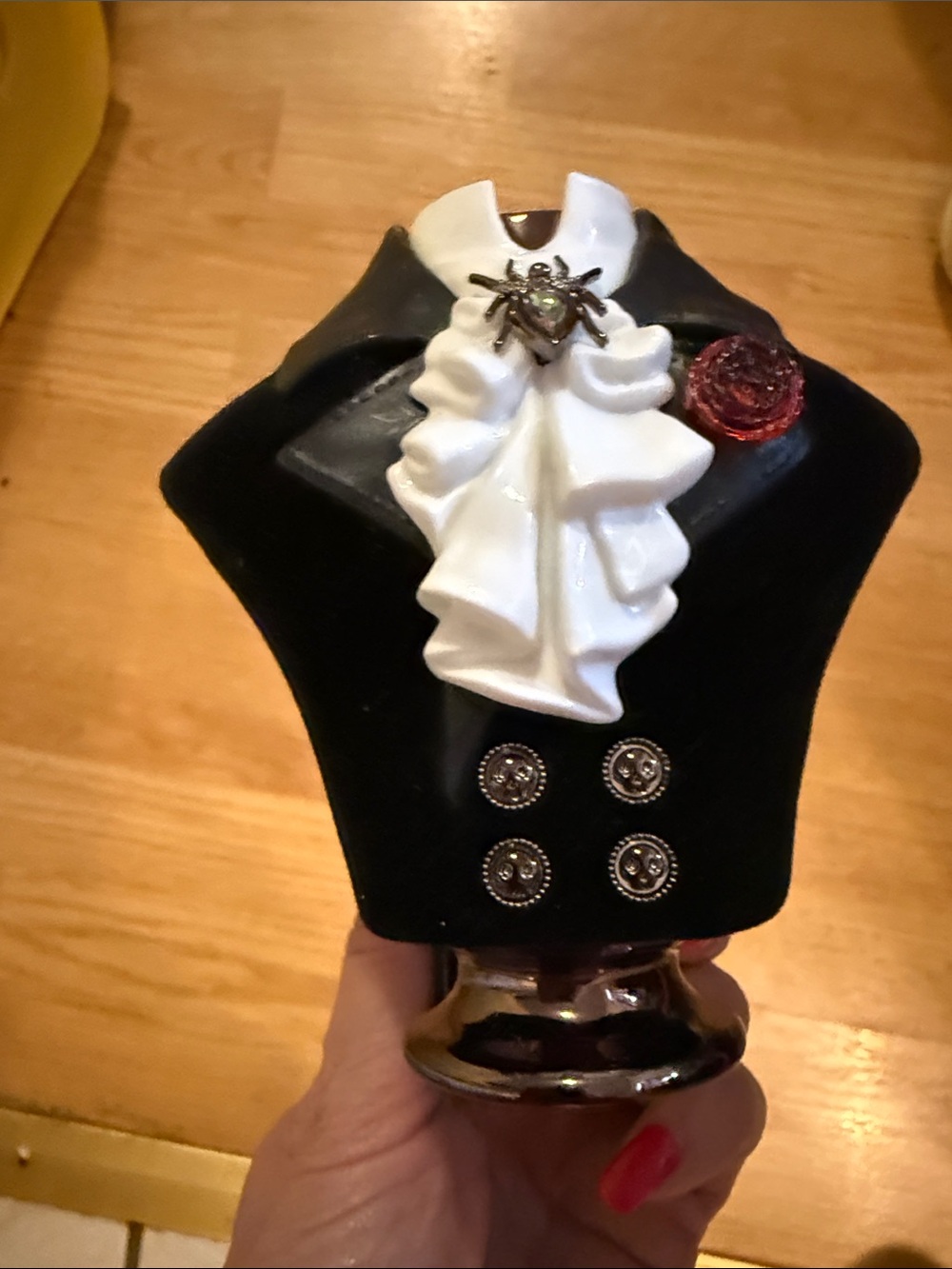 Bath & Bodyworks Dracula velvet light up Wallflower projects pumpkin